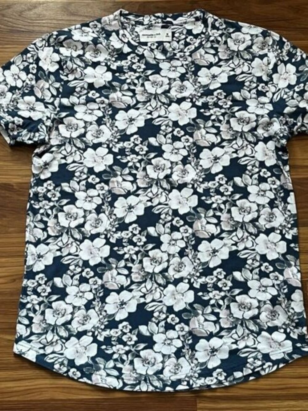 Abercrombie & Fitch Men's Floral Soft Tee T Shirt Size M Blue and Light Mauve